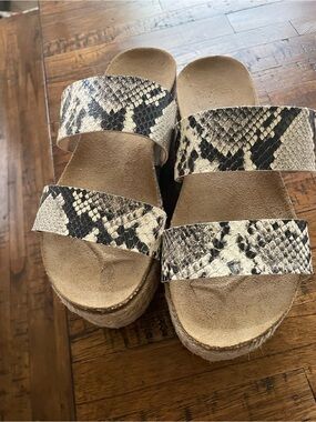 Vince Camuto Snake Print Espadrille Platform Sandals - Black & Cream